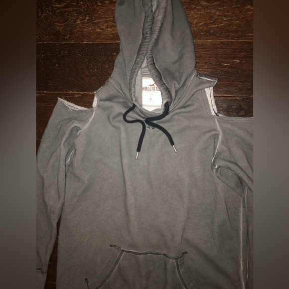 Hollister Hoodie, sweatshirt, cold-shoulder, Size Small, EUC - Picture 7 of 11